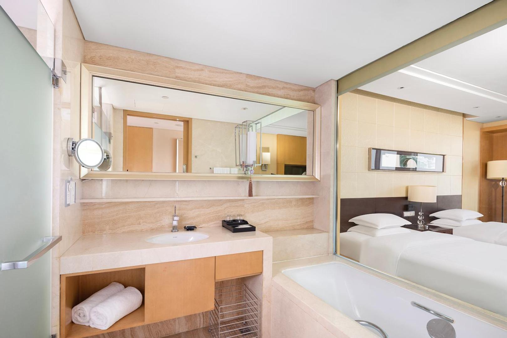 Sheraton Wuxi Binhu Hotel Exterior photo